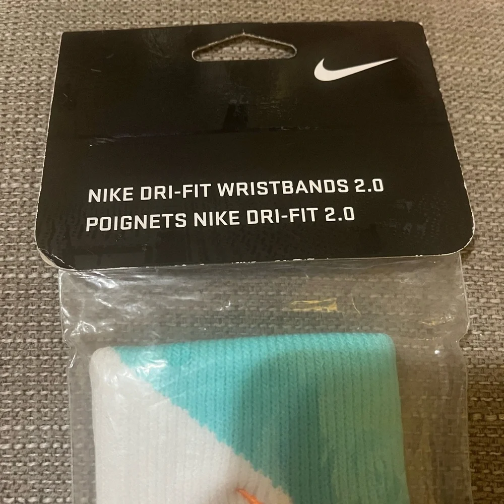 Nike dri-fit wristbands 2.0 
Brand new - Picture 3 of 3